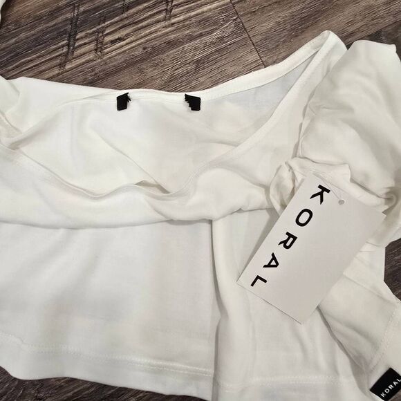 Koral White Cropped Tee Small Logo Boxy Fit Soft Stretch Cut Tag NWT - Picture 2 of 8